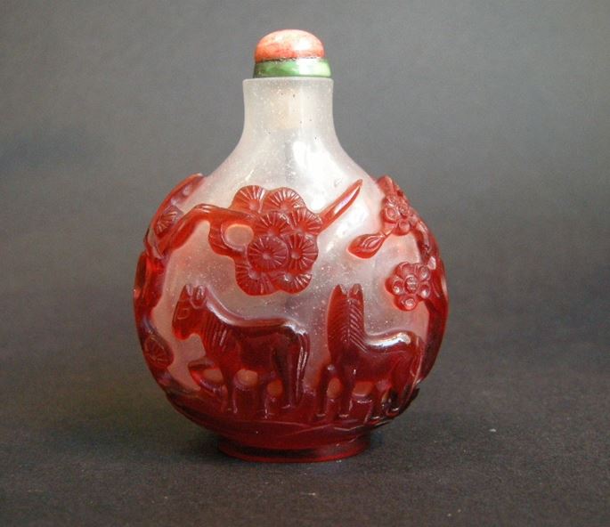 Red overlay glass snuff bottle sculpted from two horses on each side | MasterArt
